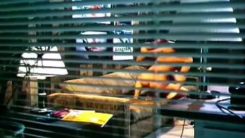 Putar Wanita strip dan berhubungan seks sampai cum di pantat