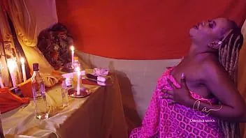 play Ladygold africa - 角質の女神 - 魔女の女神は他のすべての人間と同じように、感情も持っています - 短編映画