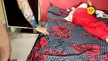 चलाएँ अपनी भाभी को रात में अकेला देख मेरे मन में सेक्स करने की इच्छा होने लगी.और फिर मैंने अपनी भाभी के साथ सेक्स किया.