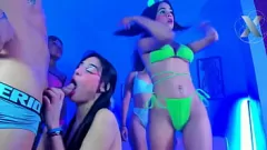 play Orgia latina: os vizinhos enlouquecem meu grande pau e peitos grandes
