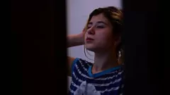 Reproducir Espiando el tiempo de ducha de mi novia rubia caliente