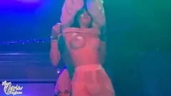 播放 米娅·马林和亚米尔斯·拉米雷斯在瓜达拉哈拉浪荡公子俱乐部的热门女同性恋动作